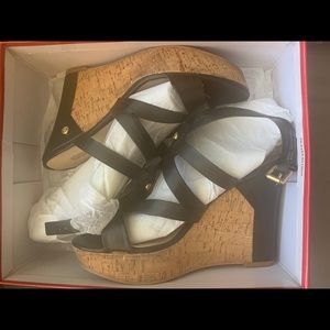 Guess black wedges